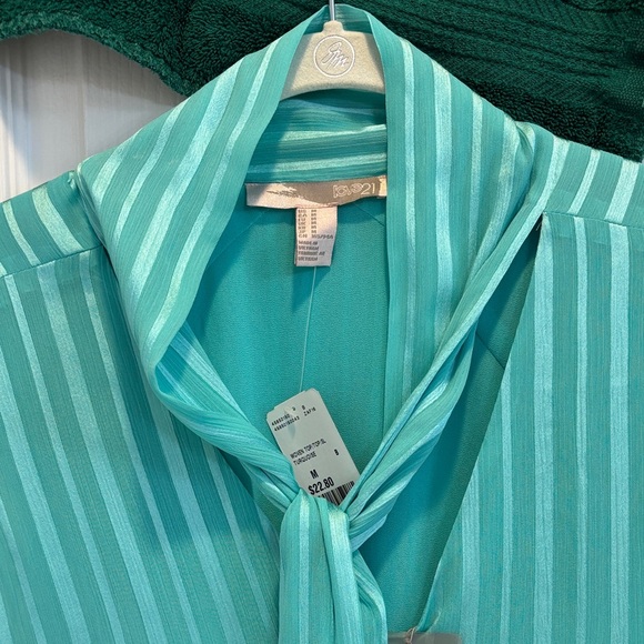 NWT Forever 21 Aqua Striped Sleeveless Blouse - Picture 2 of 6